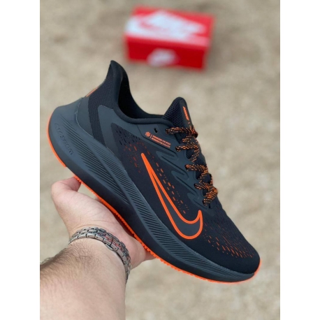 کفش اصلی نایک وین فلو 7 مشکی/نارنجی Nike Men's Air Zoom Winflo 7 Running Shoes 