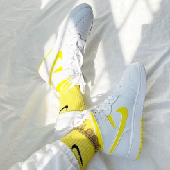 ست کتونی اورجینال نایک جردن ساقدار سفید زرد Nike custom air jordan 1 mid sneakers