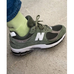 کفش نیوبالانس 2002 اورجینال مردانه سبز رنگ newbalance 2002r